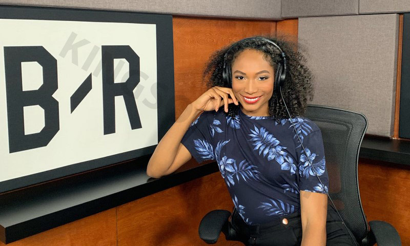 Arielle Chambers is a black female sports reporter