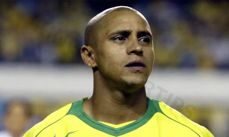 Roberto Carlos is the most talented soccer player with number 3