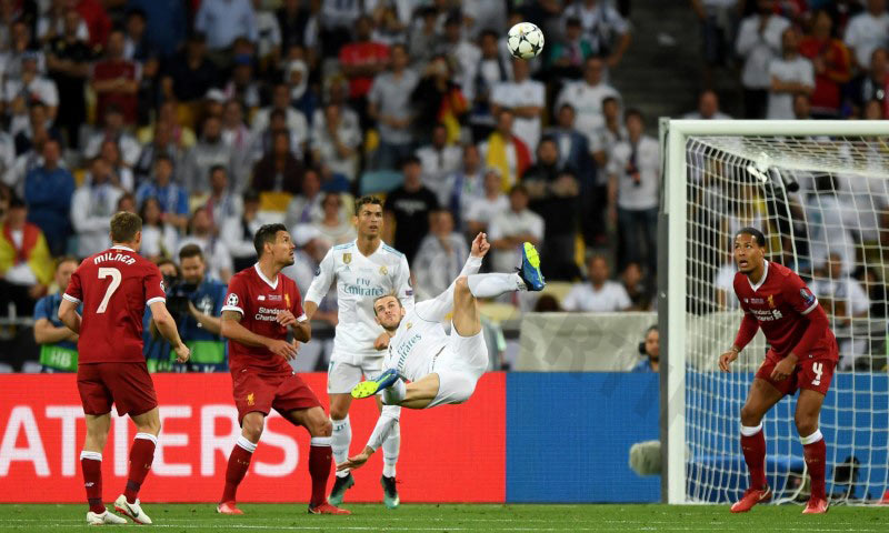 Gareth Bale vs Liverpool - Best bicycle kick in football