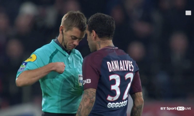 Dani Alves is the player with most yellow cards in football history