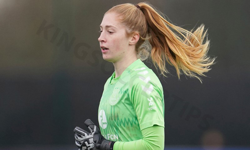 Sandy MacIver is a famous women's England goalkeeper