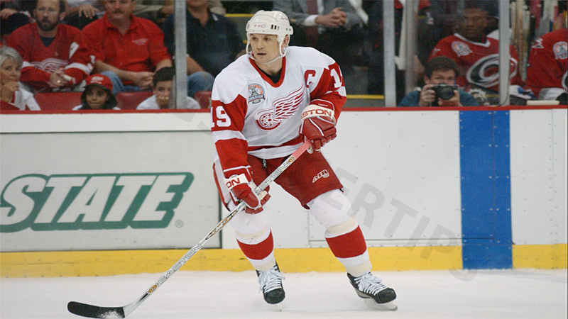 Who is the best ice hockey player in the world: Steve Yzerman