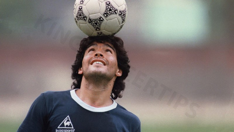 Diego Maradona - The best striker in the world