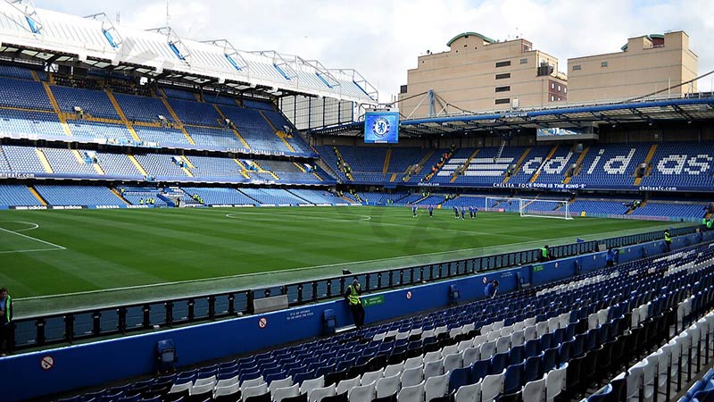 The oldest football stadium in the world: Stamford Bridge (England - 1877)