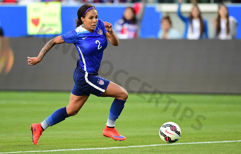 Sydney Laroux - Beautiful female soccer player​