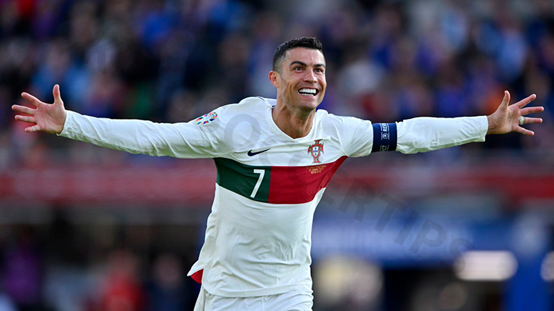 Who has scored most goals in the World cup: Ronaldo - 15 goals