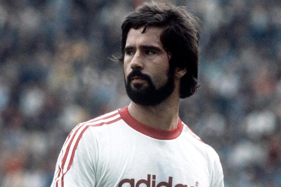 Gerd Müller - Among the top 10 highest scorers in soccer