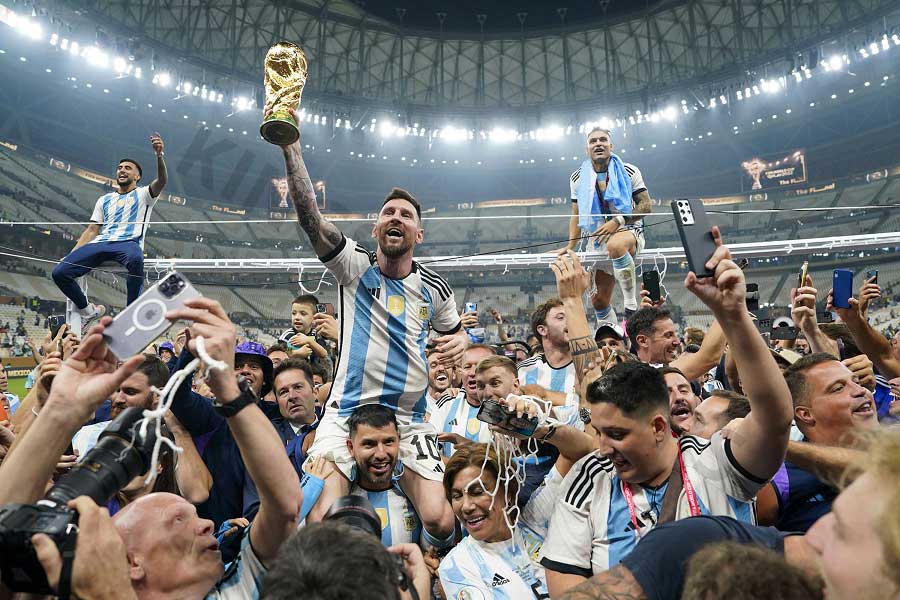 Messi's 2022 World Cup victory celebration photo hits record 75.2 million likes