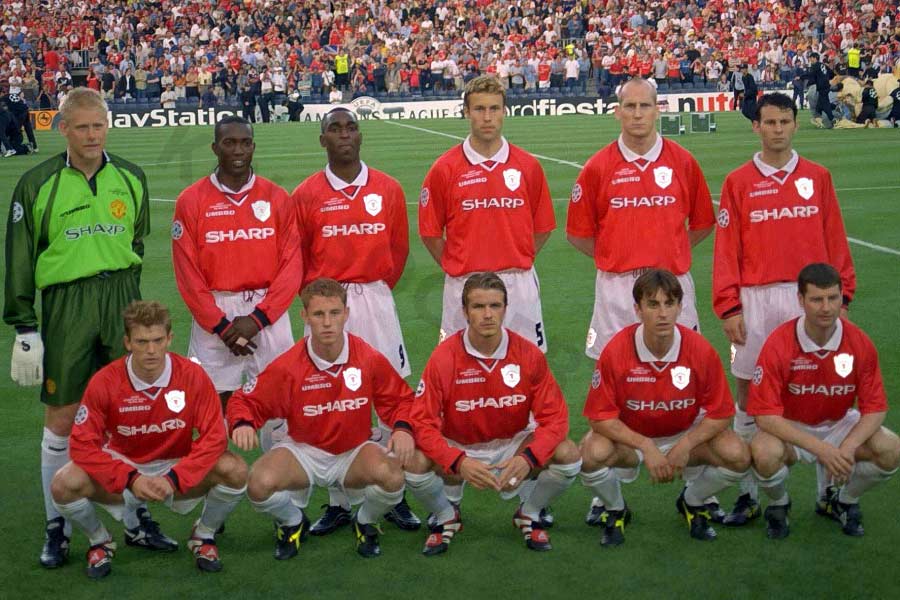 Manchester United (1999) - Best football squad of all time