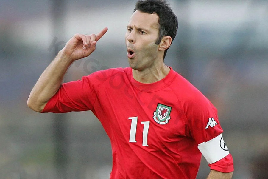 Ryan Giggs - Best footballers in Premier League