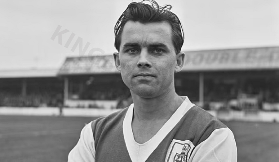 With his finishing ability and agility, Dowsett became an unforgettable legend of Bournemouth