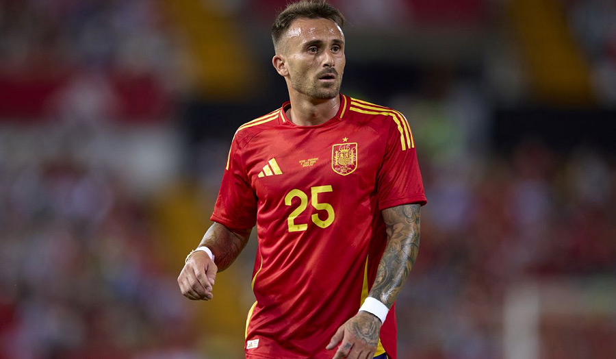 Aleix Garcia - Tactical midfielder, controlling the game and switching situations