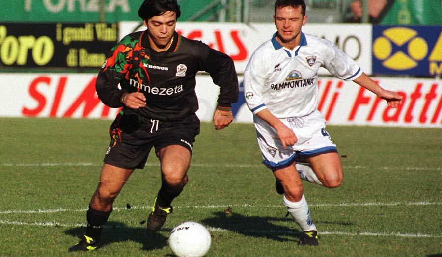 Álvaro Recoba – Technical attacking midfielder, excellent long-range shooter and creator
