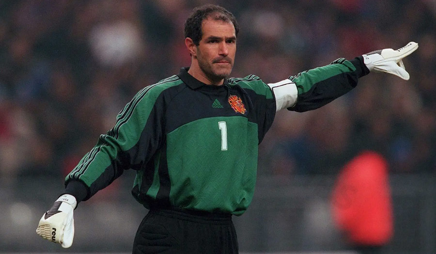 Andoni Zubizarreta - Legendary goalkeeper with great reflexes, once a mainstay in the Bilbao goal