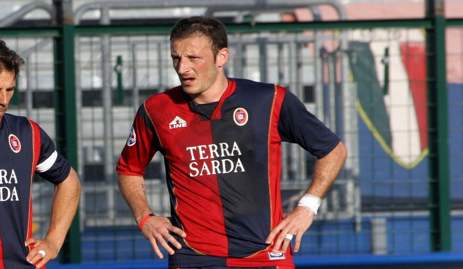 Antonio Langella played a key role in Cagliari's counter-attacks in the early 2000s