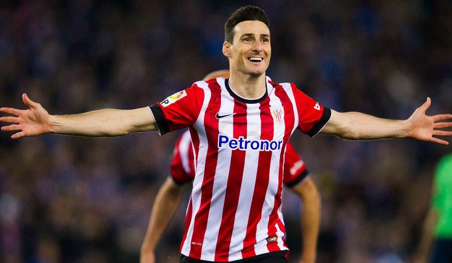 Aritz Aduriz - Aerial expert, always appearing at the right time in high balls