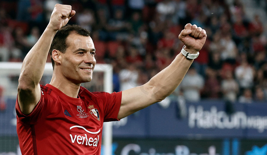César Cruchaga - A steely center-back who has been there his entire career, a symbol of loyalty and bravery