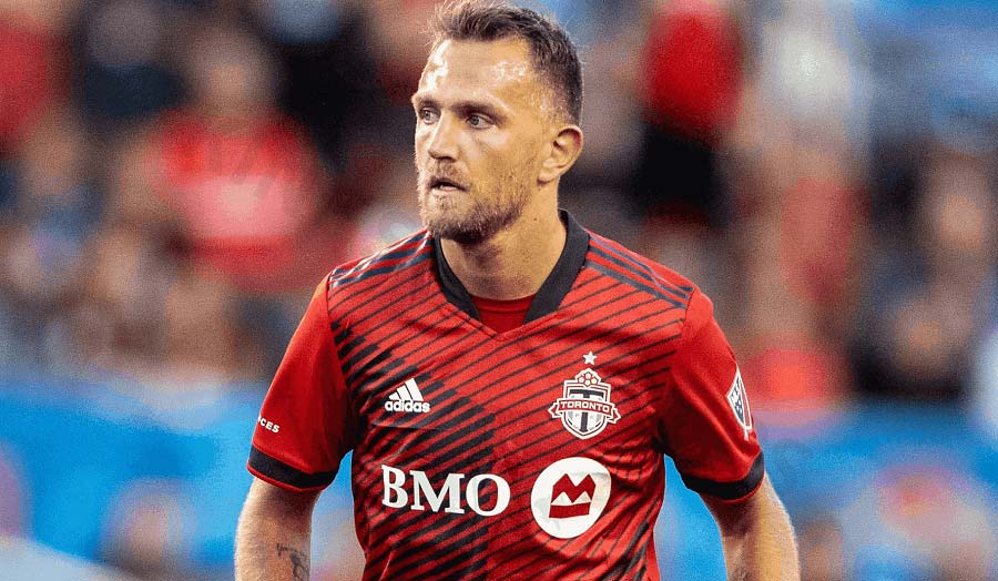 Domenico Criscito – The leading center back, ensuring the solidity of the defense