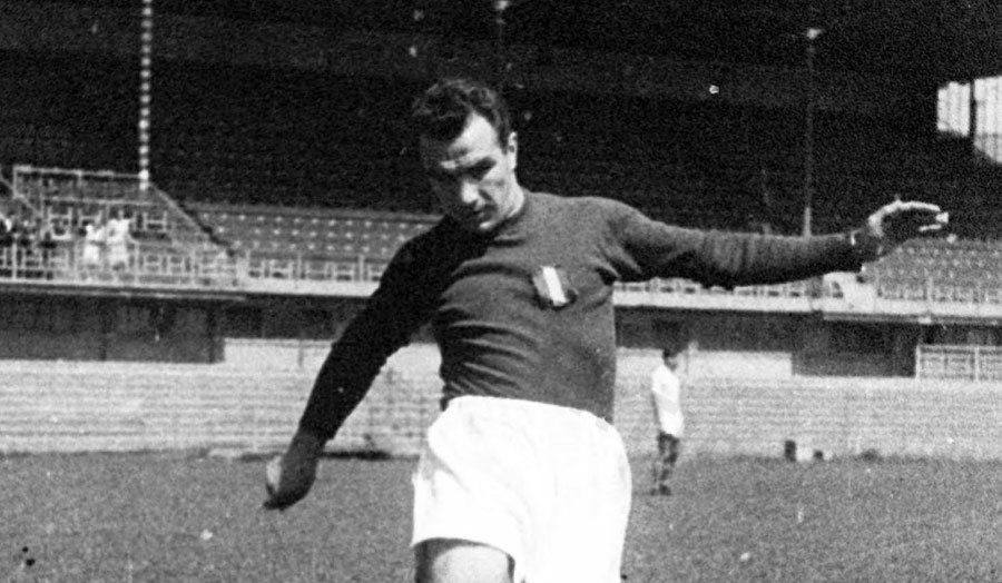 Ezio Loik - Loik is the soul of the legendary Il Grande Torino's attacking style of play