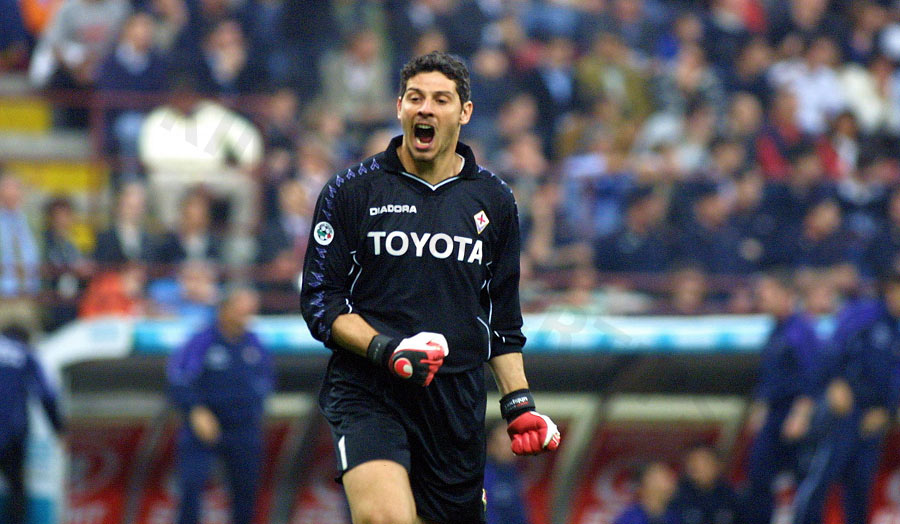 Francesco Toldo is a legendary goalkeeper with excellent reflexes and 266 appearances for Fiorentina