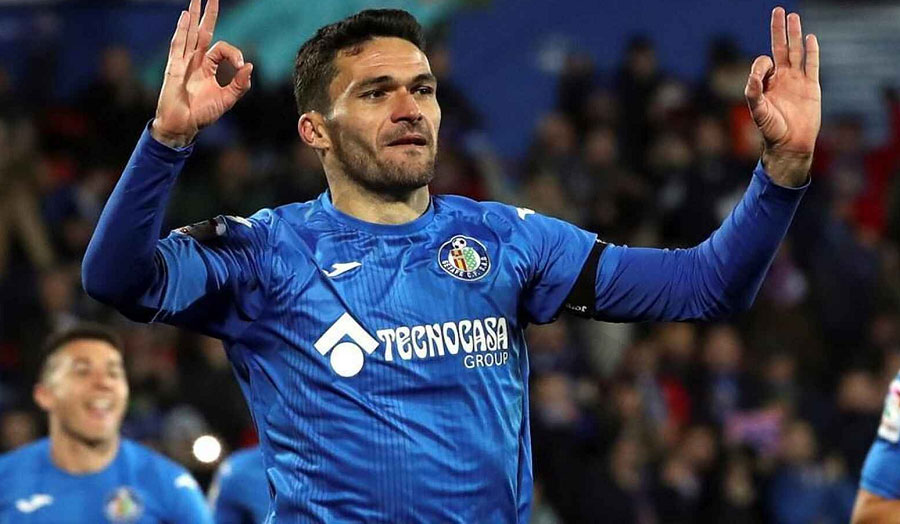 Jorge Molina – The silent leader, always knows how to score when the team needs it most