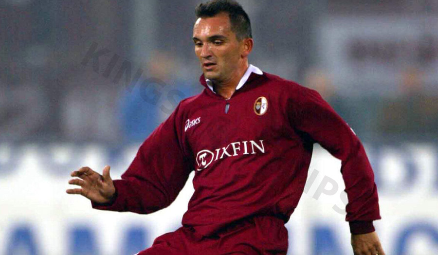 Marco Ferrante - Ferrante is the main striker who helps Torino return to Serie A with stable scoring ability
