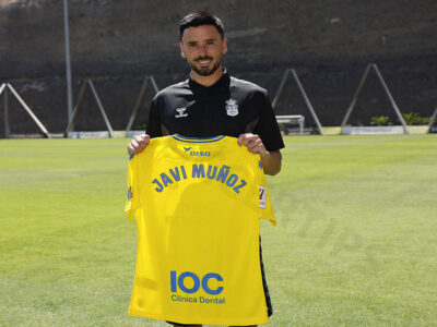 Muñoz is versatile, creating breakthroughs with powerful attacks