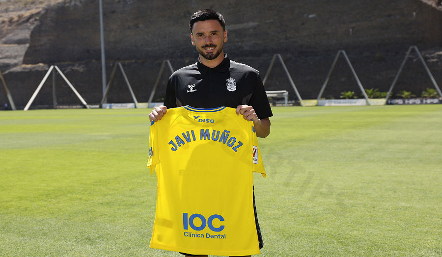 Muñoz is versatile, creating breakthroughs with powerful attacks