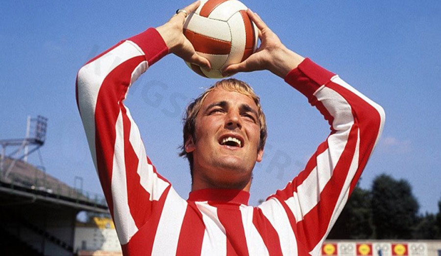 Ron Davies - Legendary striker, impressive goalscorer and opponent's nightmare