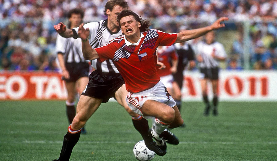 Tomáš Skuhravý – Genoa's legendary aerial striker of the 1990s