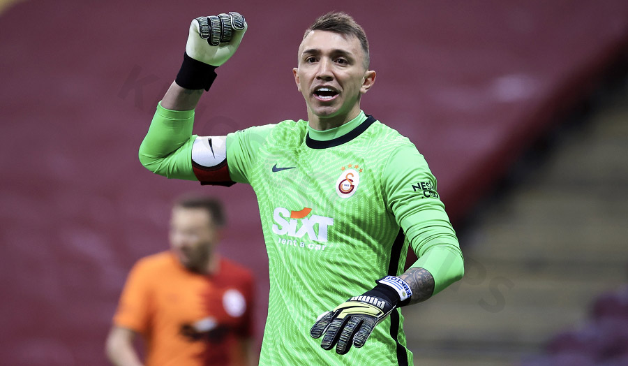Fernando Muslera - Great goalkeeper, clean sheet record and trophies