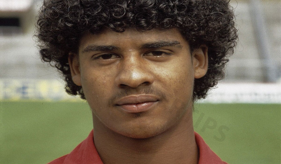 Frank Rijkaard - A solid holding midfielder, good control and keeping the rhythm of the game