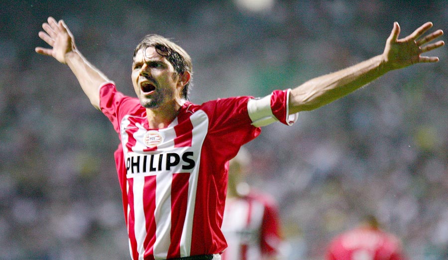 Phillip Cocu – The versatile conductor, both on the pitch and on the PSV bench