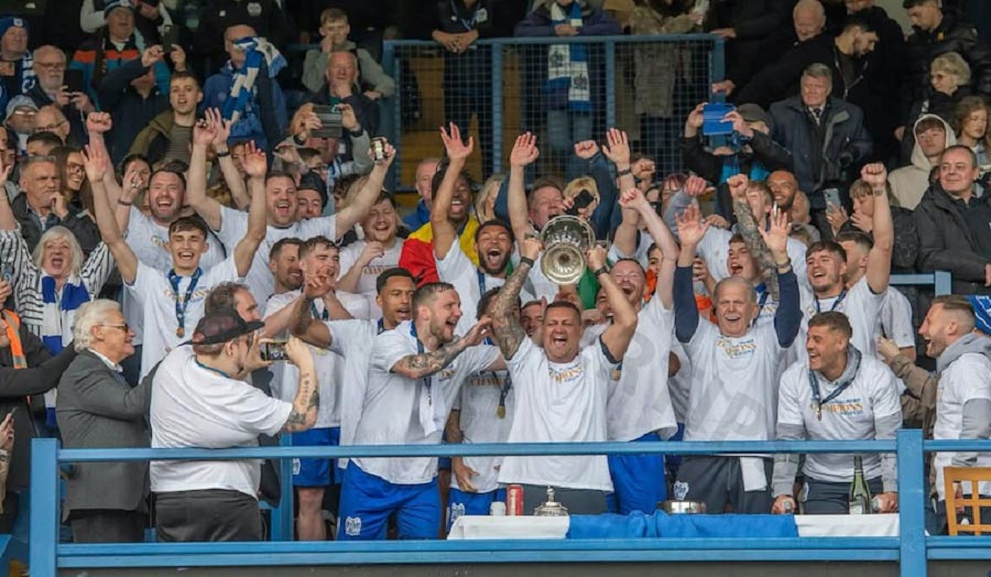 Bury FC - A 130-year-old football team disappeared because they didn't have enough money to play in the league