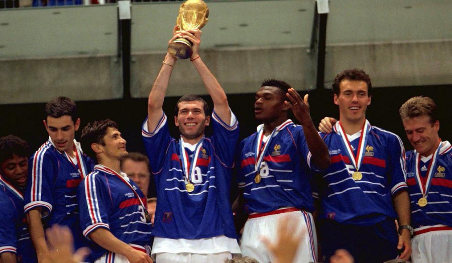 France 1998–2000: A balanced team with a modern, solid and effective playing style