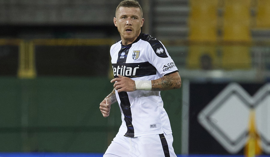 Juraj Kucka – Muscular midfielder, powerful long-range shot, specializes in creating breakthroughs from the second line