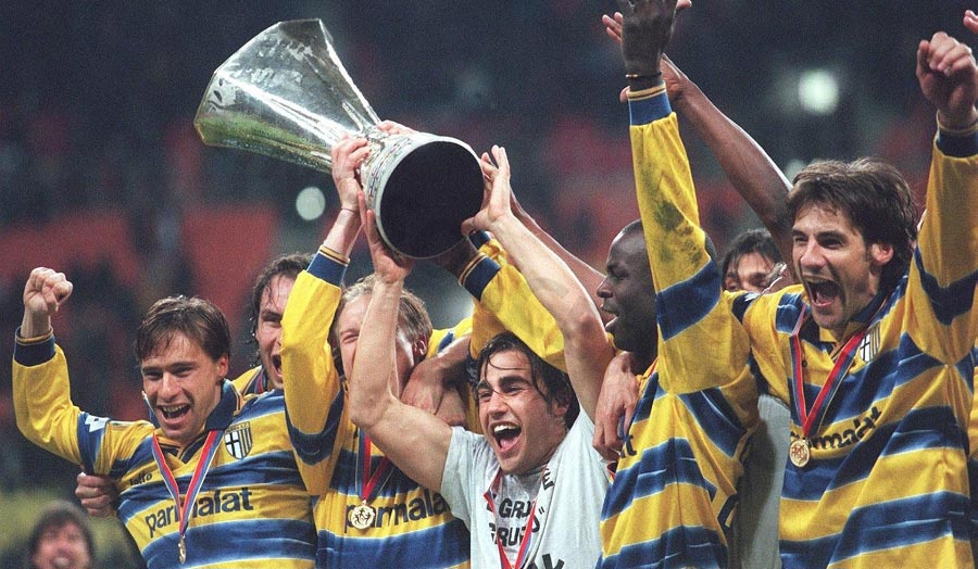 Parma FC - From UEFA champions to penniless due to Parmalat's financial collapse