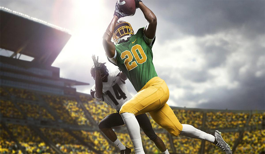 Kenny Wheaton returning an interception for the Oregon Ducks