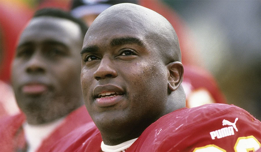 Will Shields Nebraska offensive guard blocking